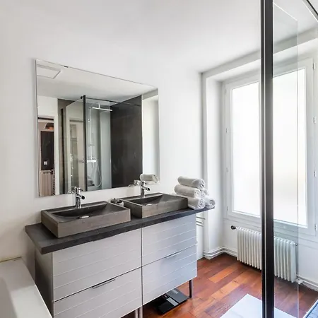 Appartamento 90m2 Renove - Terrasse En Plein Coeur De *